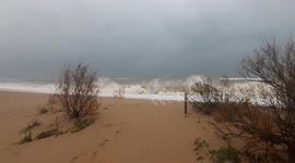 Massive 4m waves hit Costa Brava at Arenys de Mar, Spain while heavy storm yesterday 20.1.26
