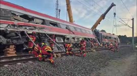 Spain: Rescue Teams Struggle to Stabilize Derailed Train Near Adamuz