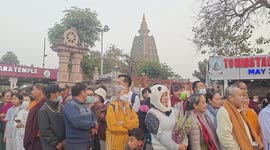 Thai king's consort makes trip to religious site in India