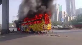 Bus carrying dozen passengers catches fire in Mumbai