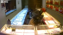 Caught on Camera: Brazen Jewelry Store Robbery and Brutal Electrocution