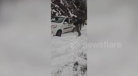 Officials continue rescue support as snowfall leaves passengers’ vehicles stranded across city