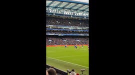 Exclusive fan footage captures Beth Mead’s historic opening goal for Arsenal Women against Chelsea at Stamford Bridge. Filmed from the away end, the video shows Alessia Russo picking out Mead, who fires a clinical shot past Hannah Hampton in the 55th minu