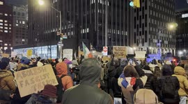 New York: Anti-ICE demonstrators gather in street at Federal Plaza in Lower Manhattan
