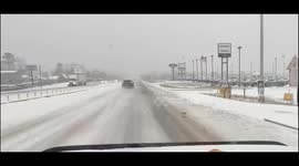 Heavy Snow Reduces Visibility on US Route 25-E in Kentucky