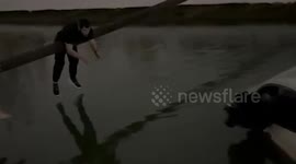 Bystanders rescue woman and child from sinking car in Makhachkala, Russia