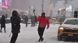 NY: Heavy Winter Snow Storm Impacts New York City 2