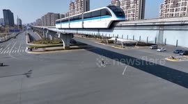China: Robotic officer directs traffic in east China city