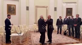 Putin meets Abbas at Kremlin, pledges $1 Billion for Palestinian reconstruction