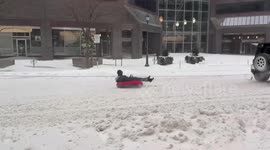 US: Jeep Pulls Sledders Through Philly Streets Amid Heavy Snowstorm