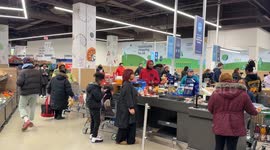 Winter storm threat sends Washington residents to supermarkets