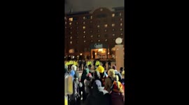 US: Hundreds Gather at Graduate Hotel in Minneapolis for Anti-ICE Protest