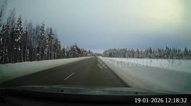 Frozen highway scare as drivers swerve into snow to avoid head-on collision