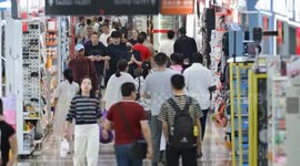 China: China's service consumption expands as foreign trade remains resilient in 2025