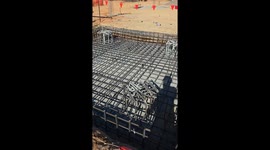 Melbourne construction worker battles extreme heat as heatwave peaks