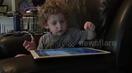 Baby has convo with Siri!