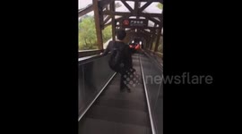 The world longest sightseeing escalator opens in China