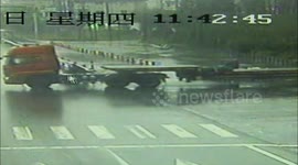 Scooter driven run over by semitrailer