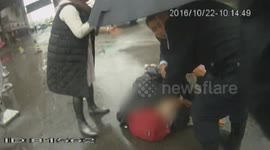 暖心！热心路人齐帮忙 济南一孕妇路边产下女婴