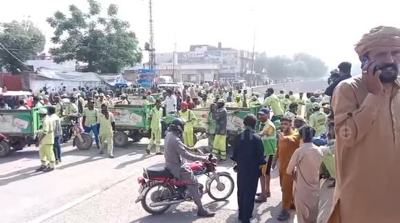 Sanitation workers dumping garbage in protest over unpaid wages