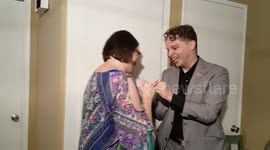 Man performs best magic trick by proposing to his girlfriend