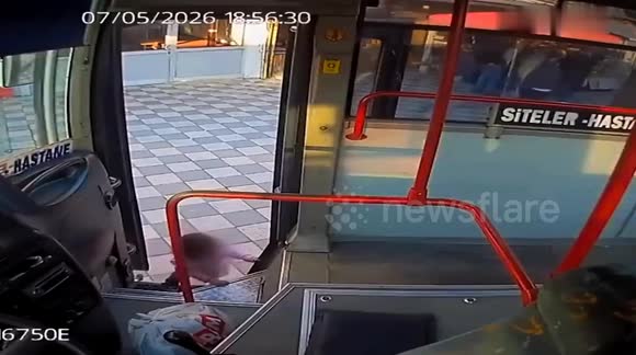 Kindhearted bus driver rescues lost toddler found alone inside vehicle