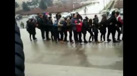 Students 'skate' on black ice in northern China