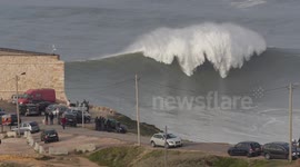 Big wave Nazaré 4