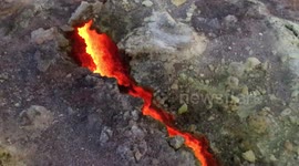 Fracture glows red on Etna summit