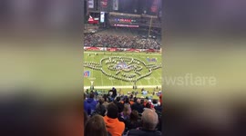 Marching band pay tribute to Carrie Fisher in Star Wars themed performance