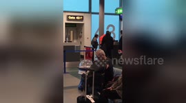 Newsflare Edit - Late passenger slaps a member of staff @STN_Airport because she was late & gate 43 closed. https://t.co/k4tOVtOdj8