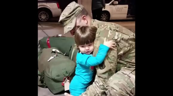 Baby girl welcomes home daddy after deployment