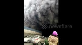 Market catches fire in China