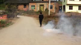 The groom was 10 meters of firecrackers blown off