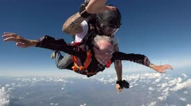 90-year-old US grandad skydives for first time