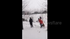 哈大高速数十辆车连环撞瞬间 