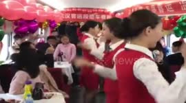 别具一格 武汉客运段动车春晚