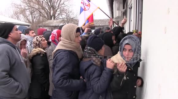 Fight for oranges in the refugee camp in Belgrad